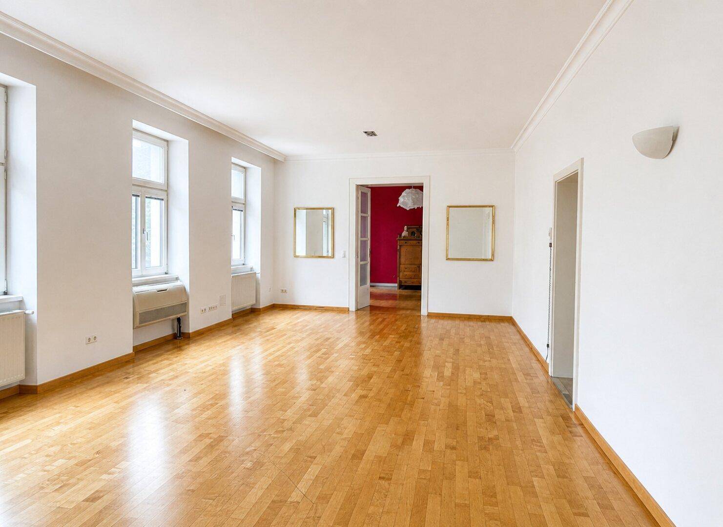 Zinshaus mit privatem Garten und Ausbaupotenzial auf ca. 795 m² WNFL! - Widok 2
