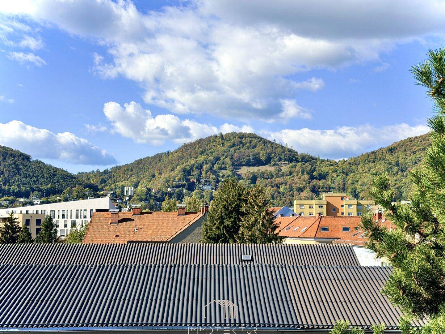 PANORAMABLICK! 3,5-Zimmer-Wohnung mit Loggia &amp; Tiefgarage