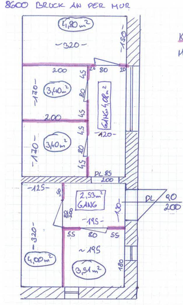 Handgezeichneter Grundriss mit Raumaufteilung und Flächenangaben für individuelle Lagerräume im Keller.