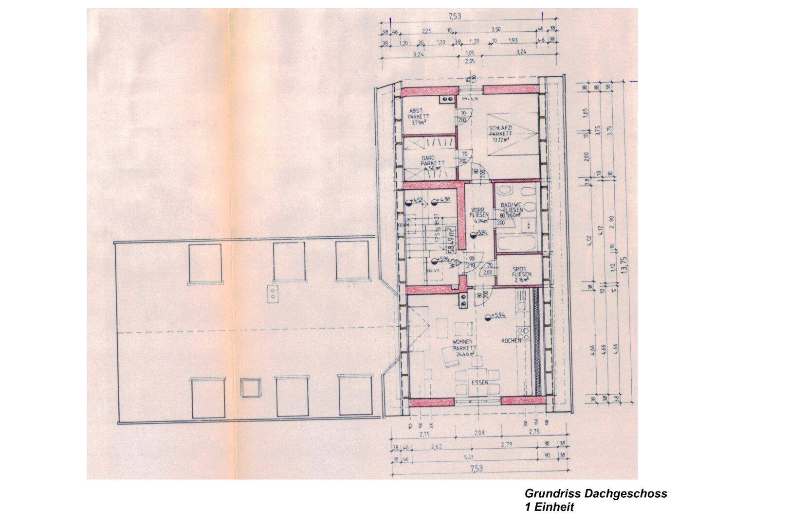Grundriss des Dachgeschosses mit einer Wohneinheit, Schlafzimmern und Bädern.