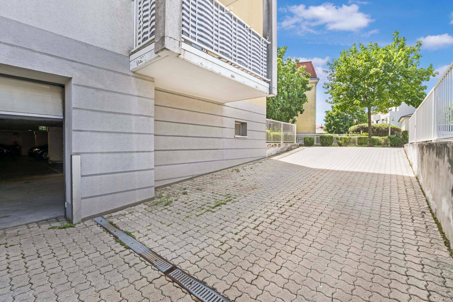 Tiefgarage Einfahrt