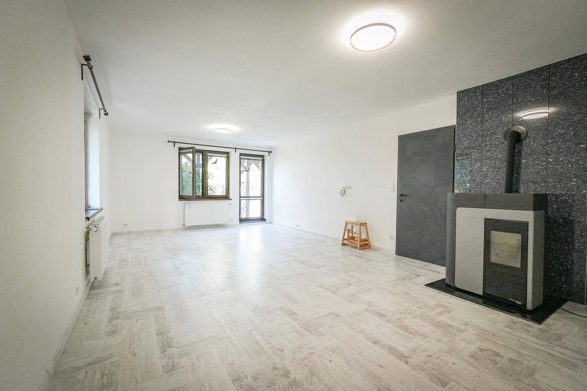 Schlafzimmer mit Pelletofen