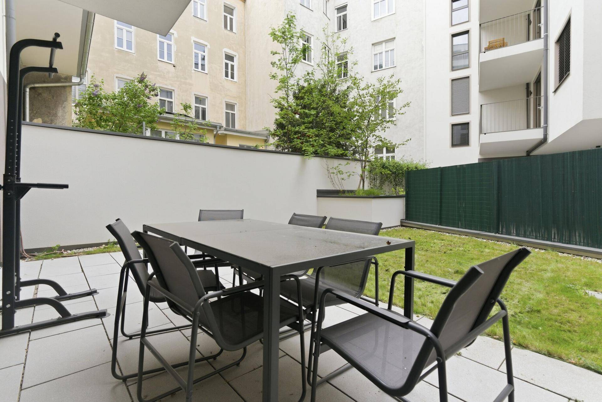 Terrasse mit Gartenbereich