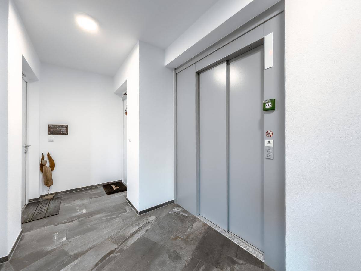 Eingangsbereich Lift