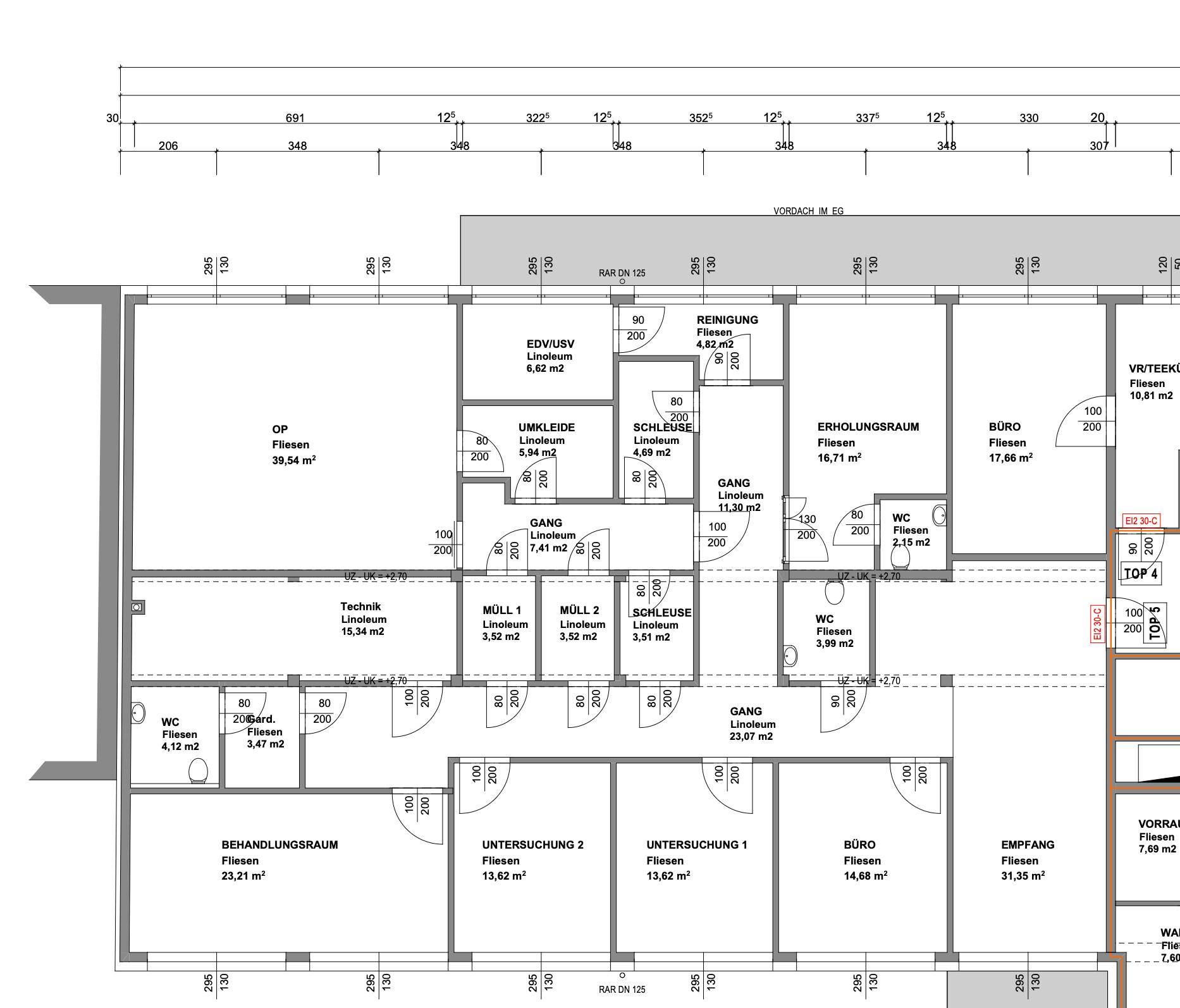 Detaillierter Grundriss des Erdgeschosses mit verschiedenen Räumen und genauen Flächenangaben.