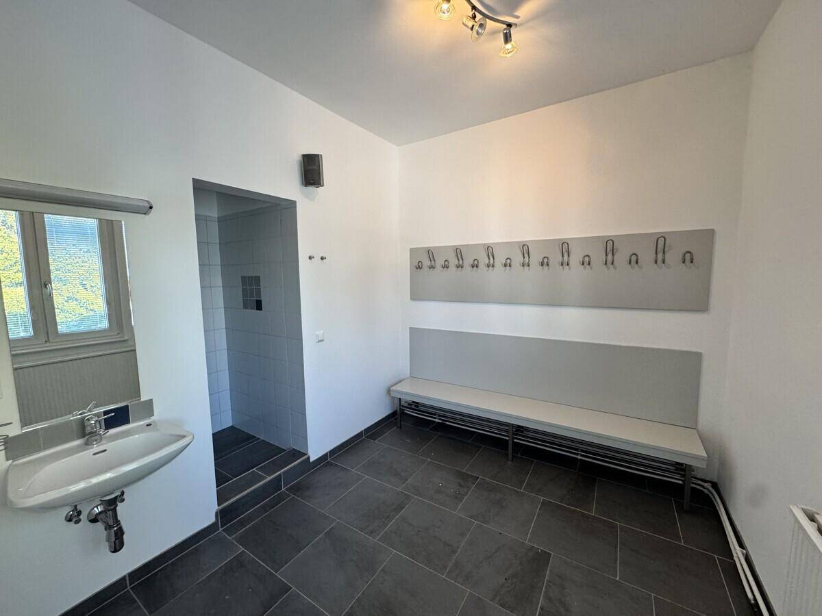 Exklusive Büro- &amp; Praxisflächen mit genehmigten Spa &amp; Wellnessbereich in Premium-Lage von Amstetten – další