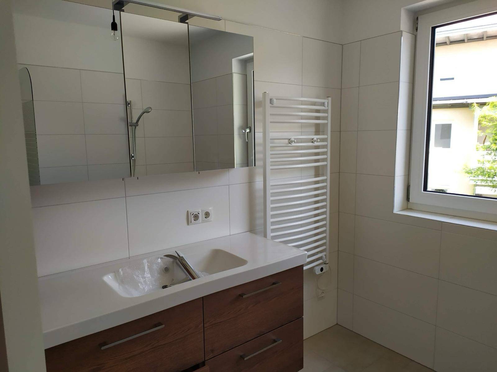 3-Zimmer-Gartenwohnung, Einbauküche, 2 Tiefgaragenstellplätze mit E Lademöglichkeit in Zell - Ansicht 3