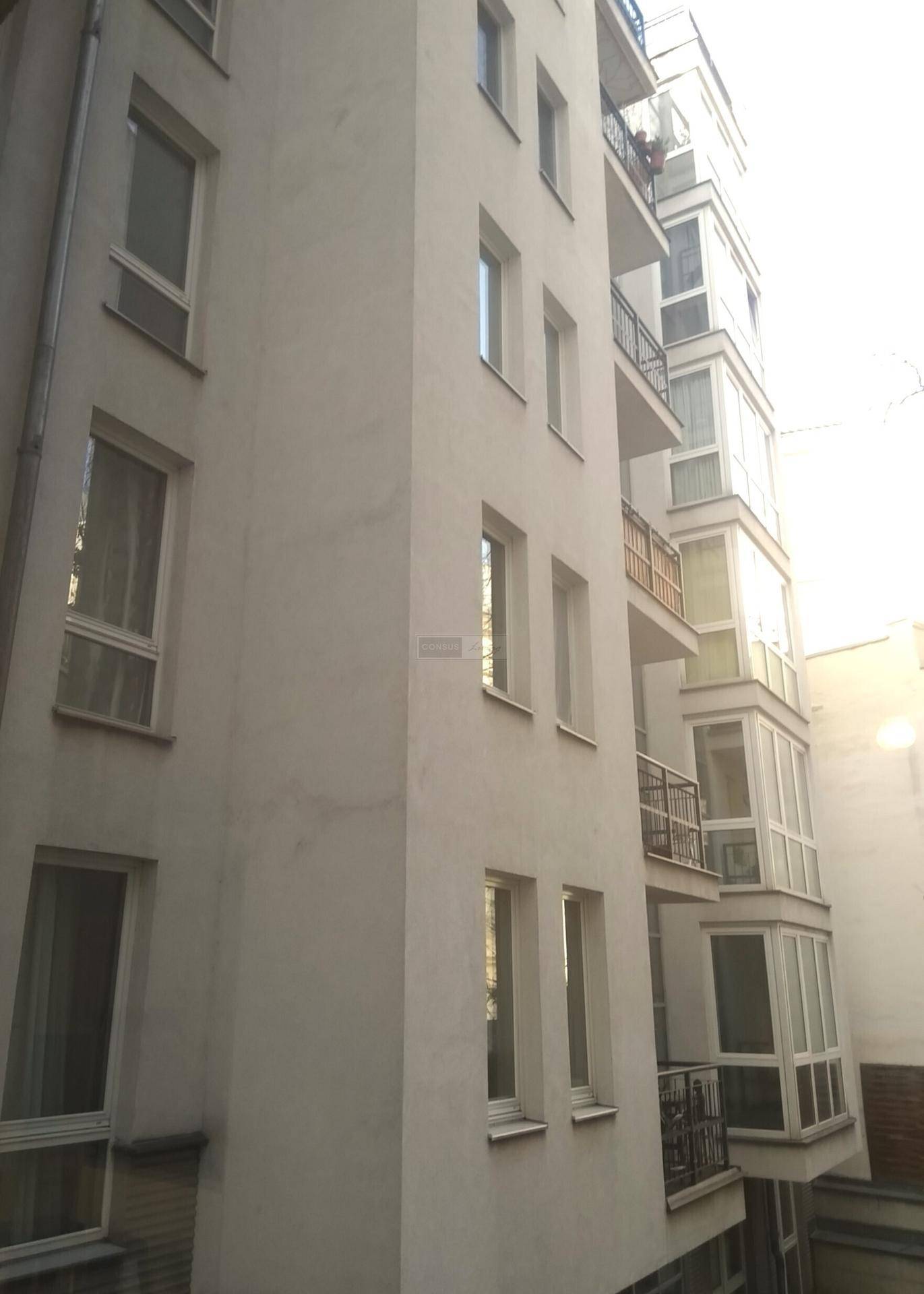 Haus1