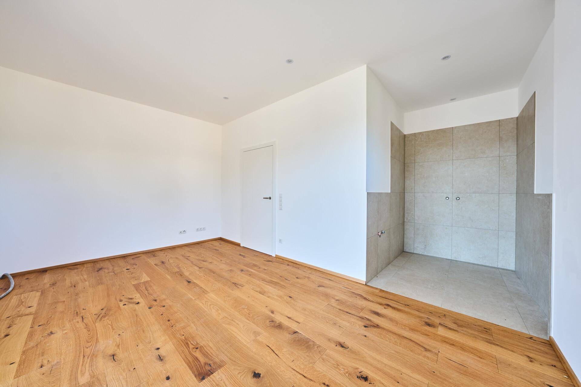 Schlafzimmer mit Badezimmer en suite Ans. 2