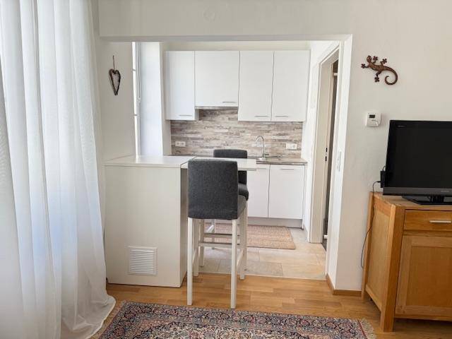 entzückende Altbau 1 Zimmer Wohnung - Widok 4
