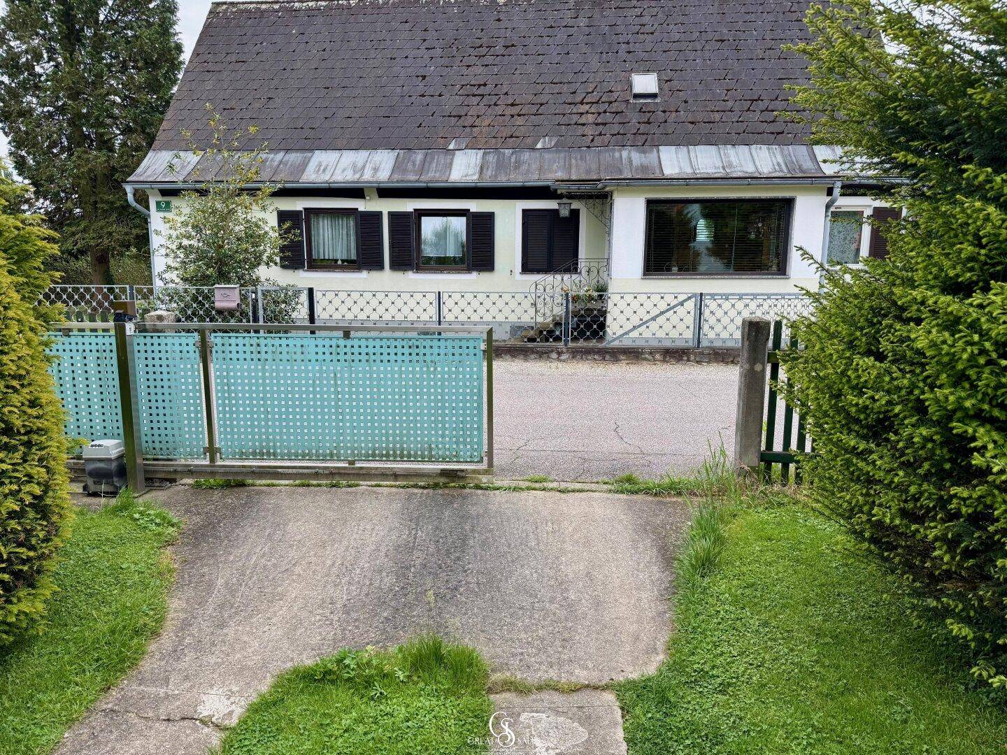 Einfahrt/elektrisches Schiebetor