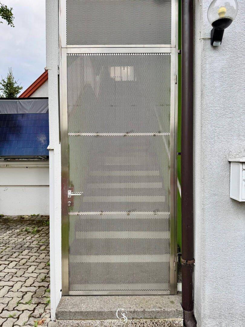 versperrbare Türe zu Zugang Wohnung