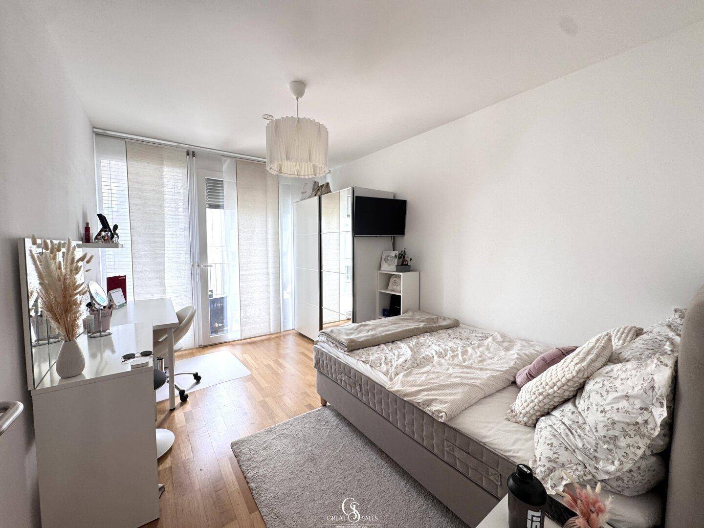 Schlafzimmer 1