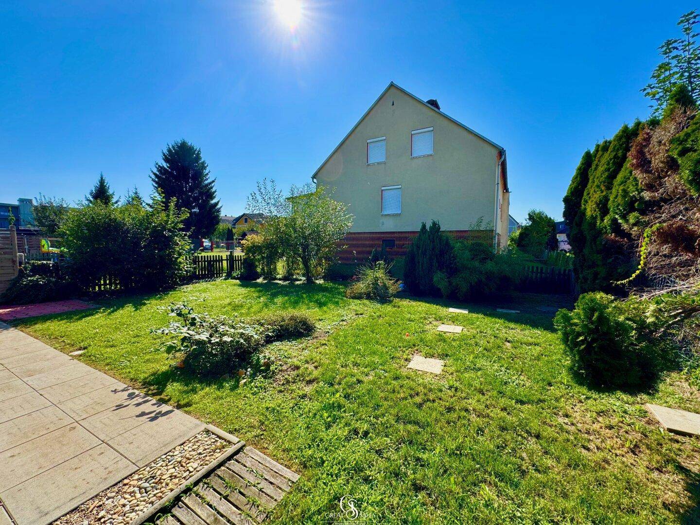 Garten mit Terrasse