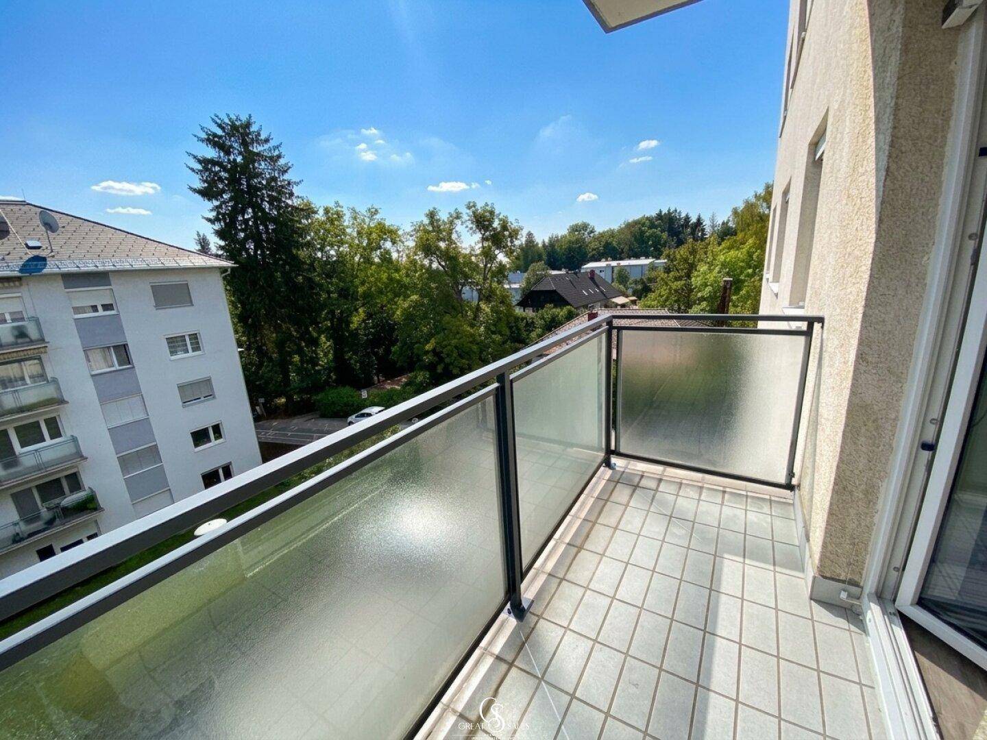 Südöstlich ausgerichteter Balkon