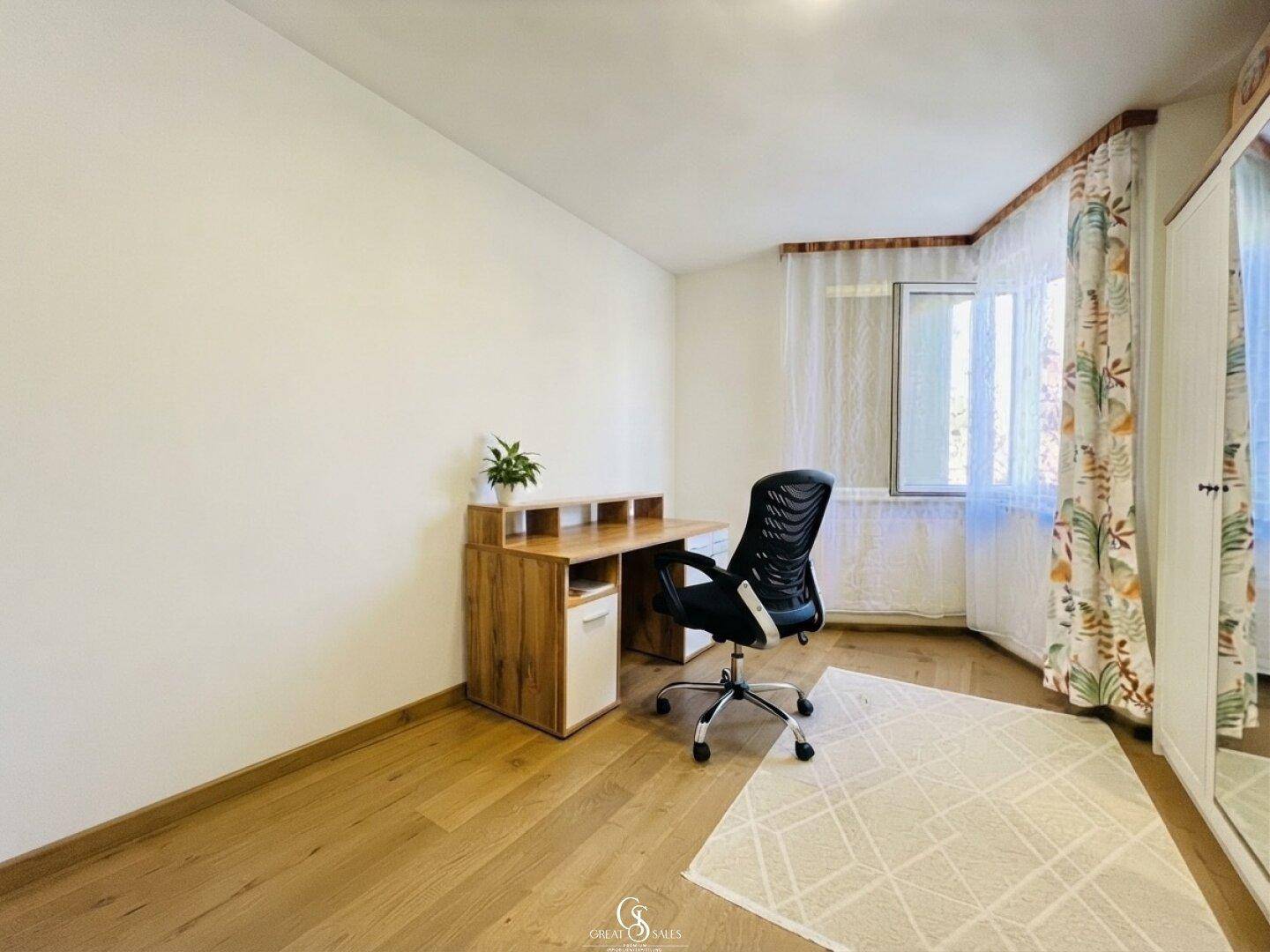 Schlafzimmer 1