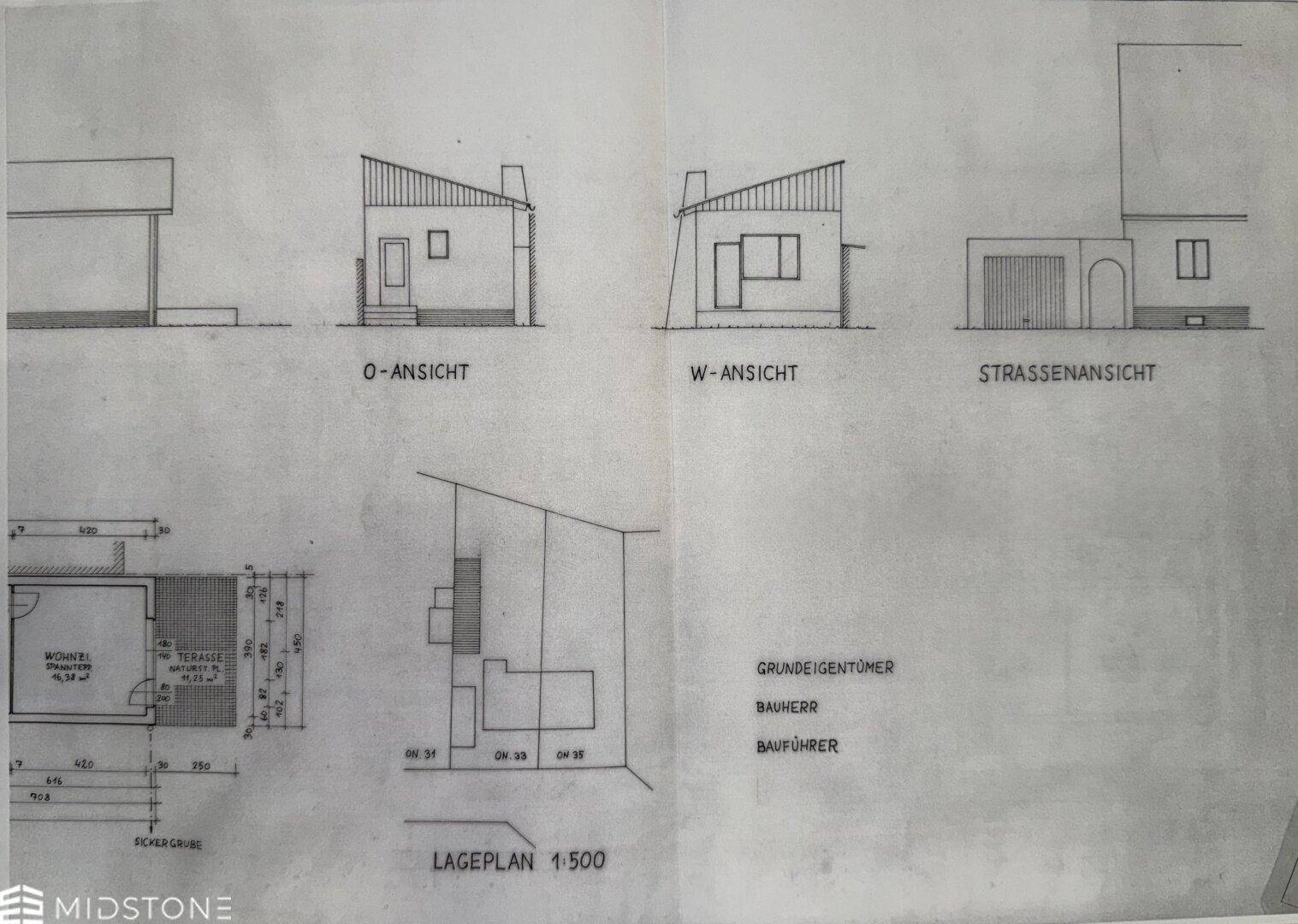 Architektonische Zeichnung mit verschiedenen Ansichten und einem Lageplan des Grundstücks.
