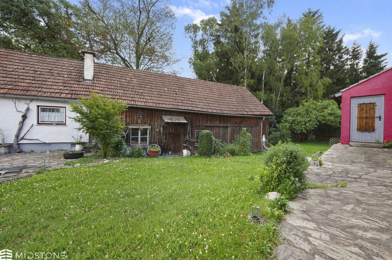 Charmantes Einfamilienhaus mit Garten, Werkstatt und vielseitigem Nebengebäude - Ansicht 3
