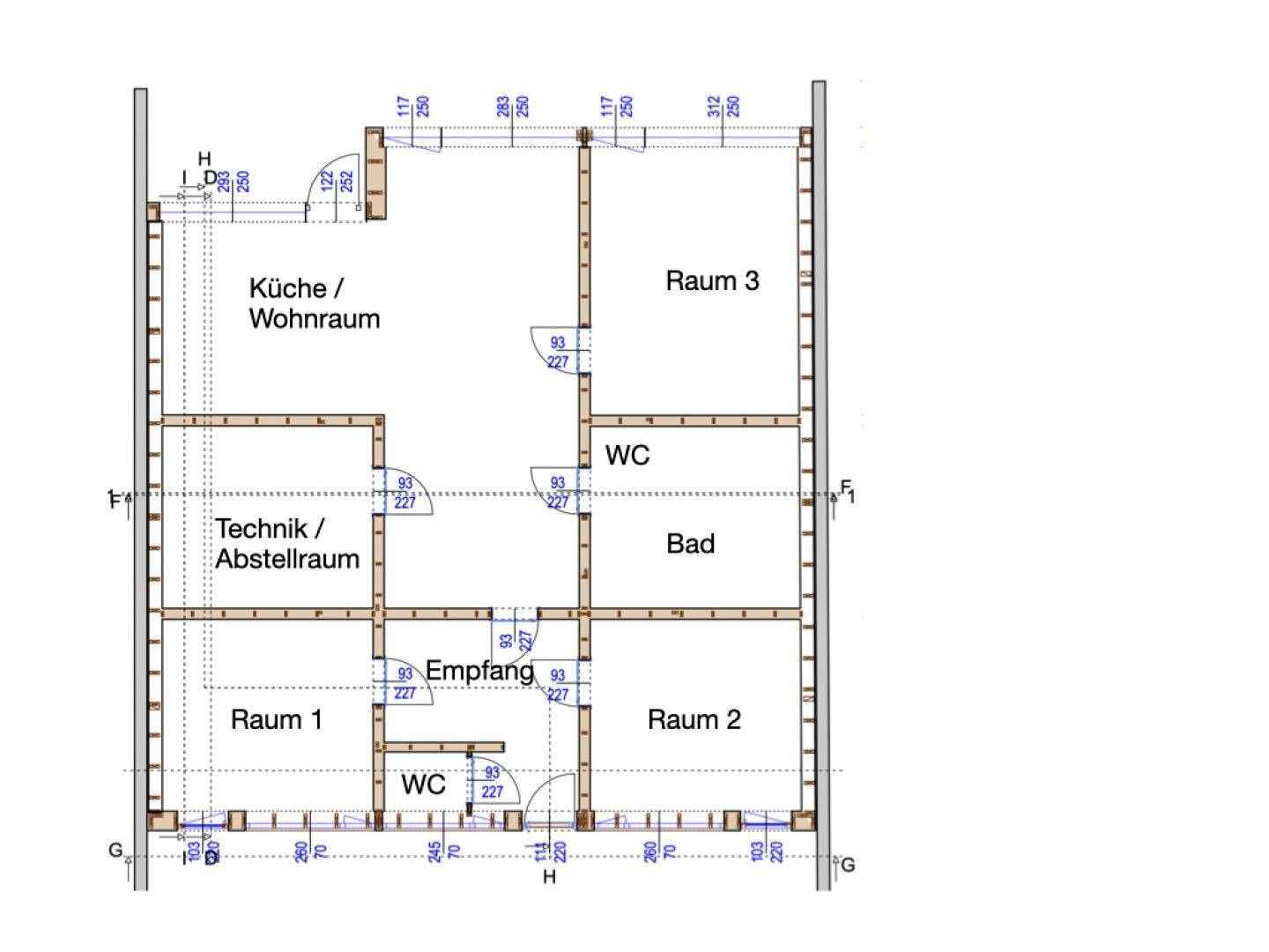 Grundrissplan mit offenem Küchen-Wohnbereich, Technikraum und mehreren Zimmern.