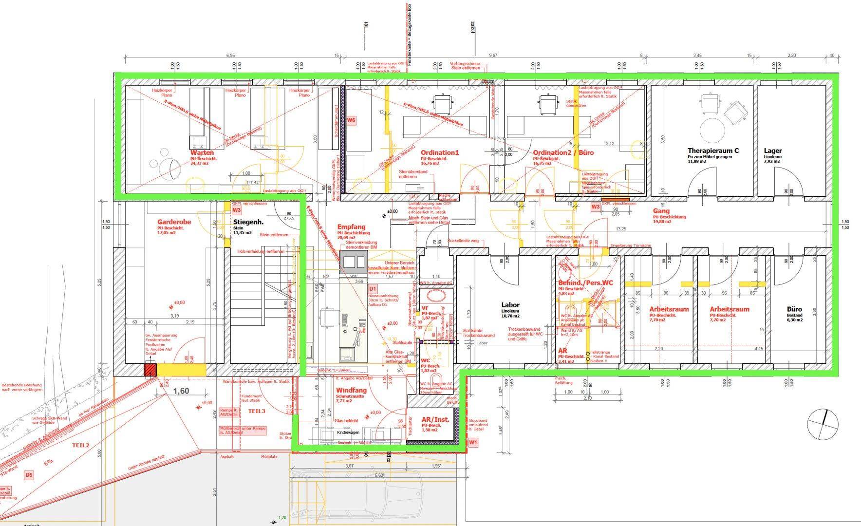 Detaillierter Grundriss einer Gewerbefläche mit mehreren Behandlungsräumen, Empfangsbereich und Büros.