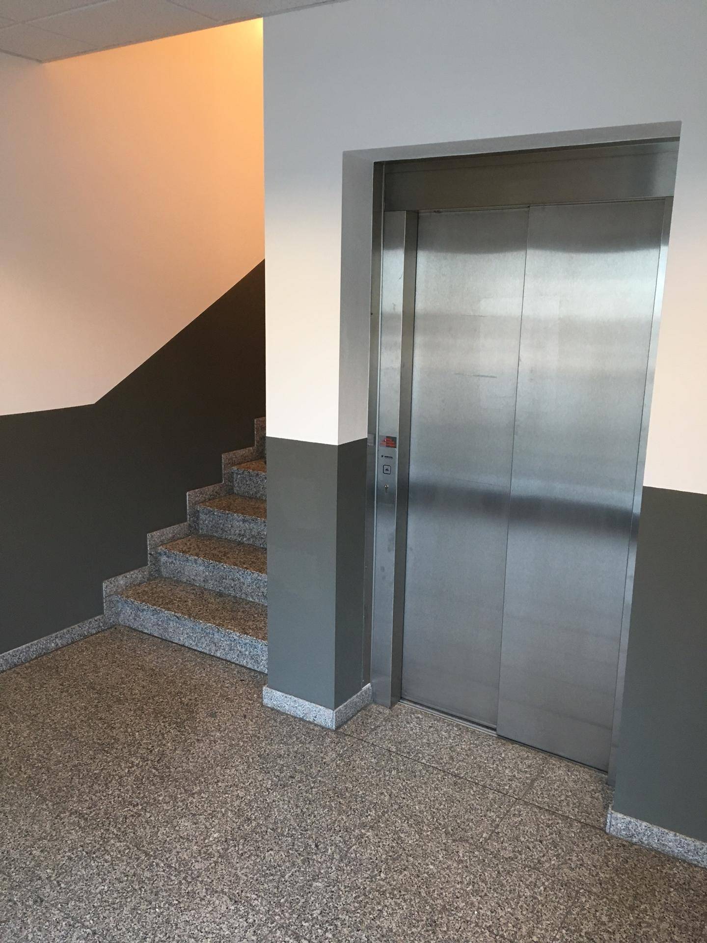 Fesches möbliertes Einzelbüro mit Klimaanlage im Gewerbepark B138 - Ansicht 4