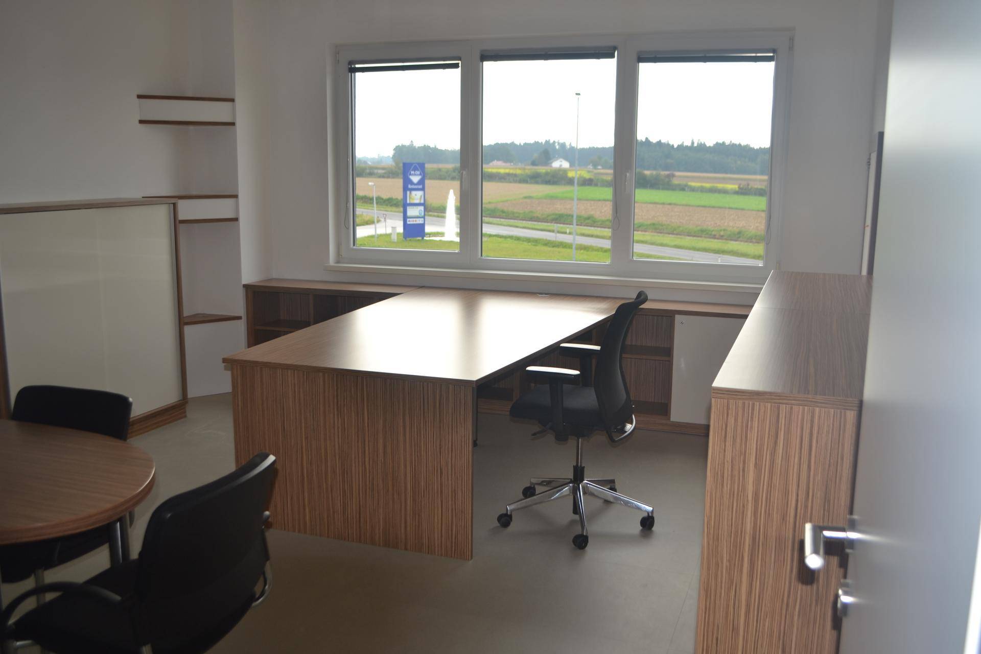 Fesches möbliertes Einzelbüro mit Klimaanlage im Gewerbepark B138 - Ansicht 2