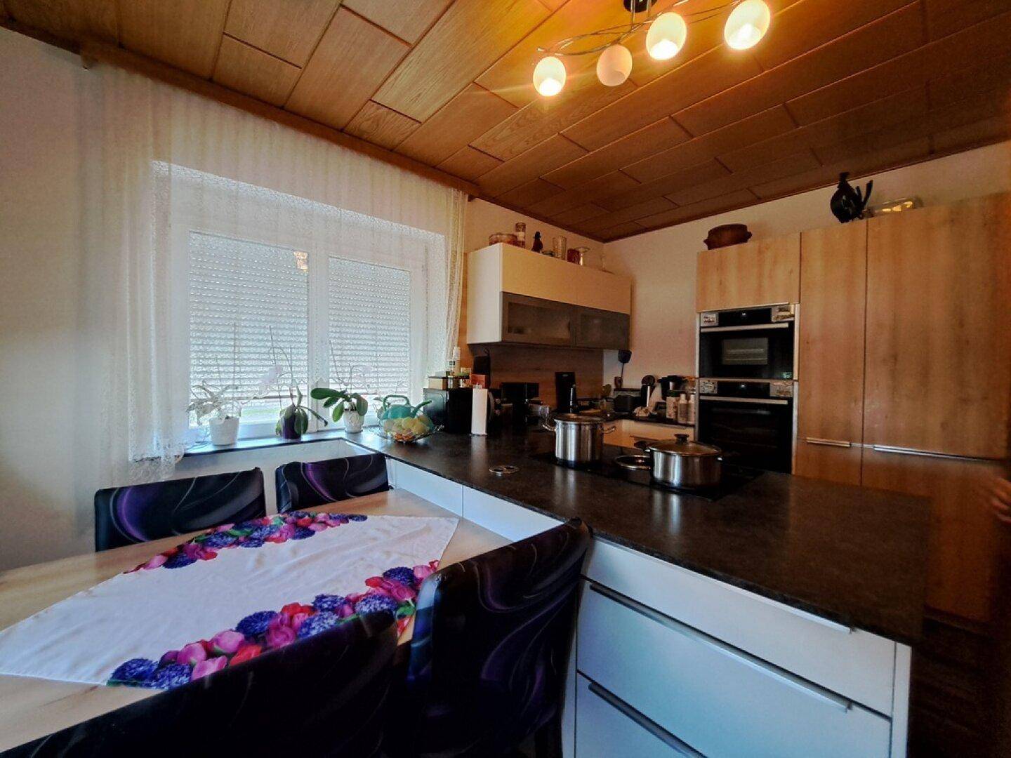 Modernisiertes Einfamilienhaus mit 5 Zimmern, Garten, Terrasse, 2 Balkonen &amp; Garage in Köflach! - Ansicht 6