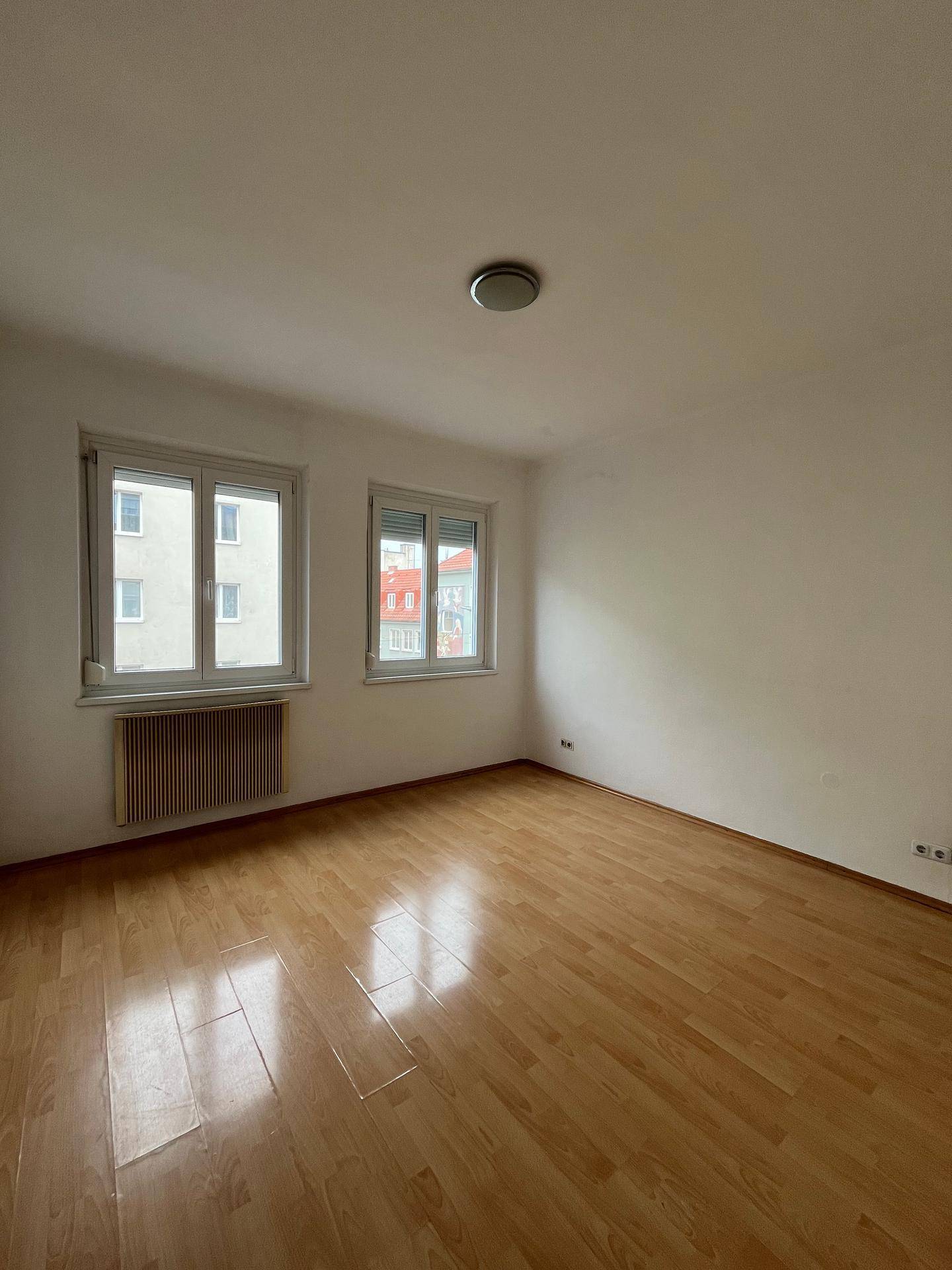 Provisionsfrei! Top aufgeteilte, helle 2-Zimmer-Wohnung in zentraler Lage von Wiener Neustadt - Ansicht 4