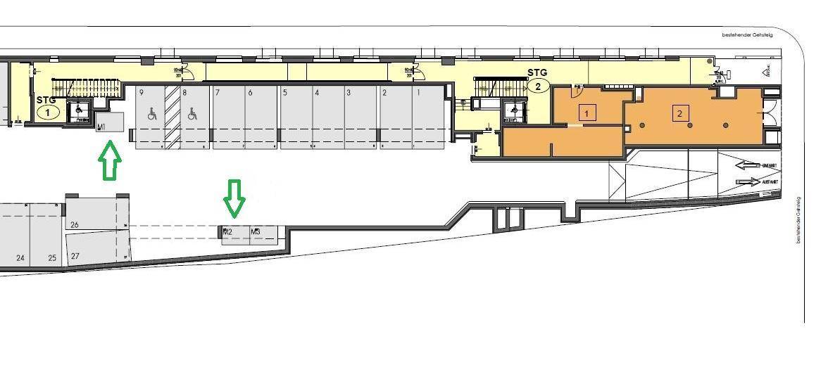 Grundrissplan einer Tiefgarage mit nummerierten Stellplätzen und Zugangsbereichen.