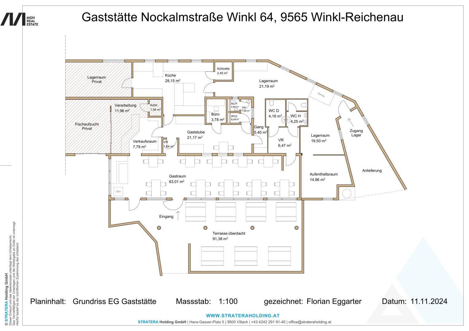 Grundriss der Gaststätte mit Gastraum, Küche, Büros und einer großen überdachten Terrasse.