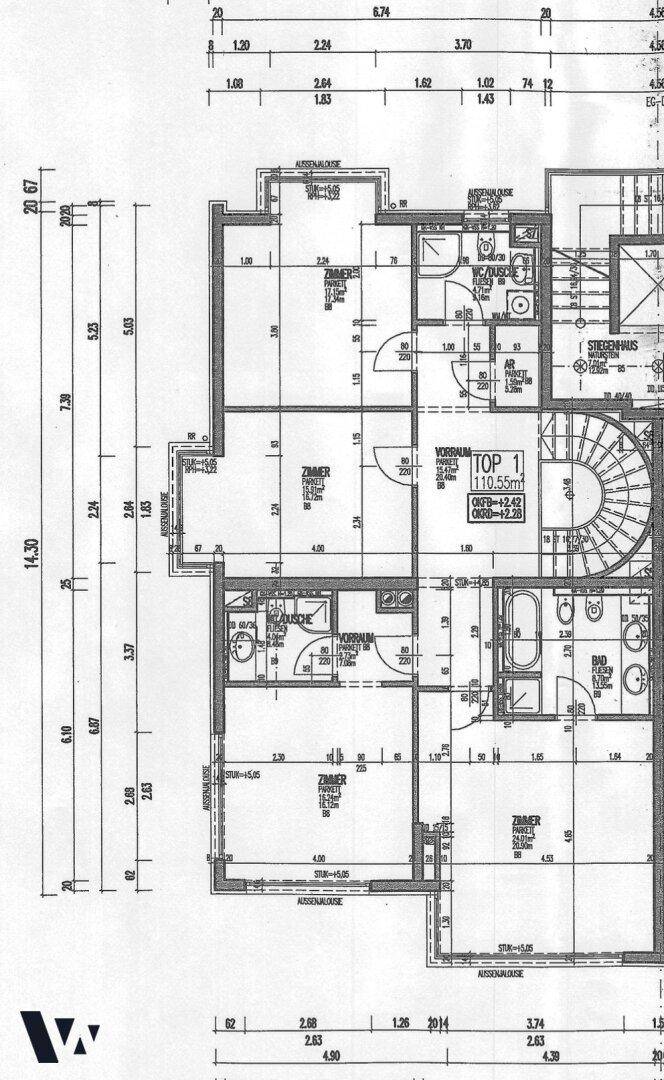 Grundriss des Obergeschosses mit Schlafzimmern, Bädern und Wendeltreppe.