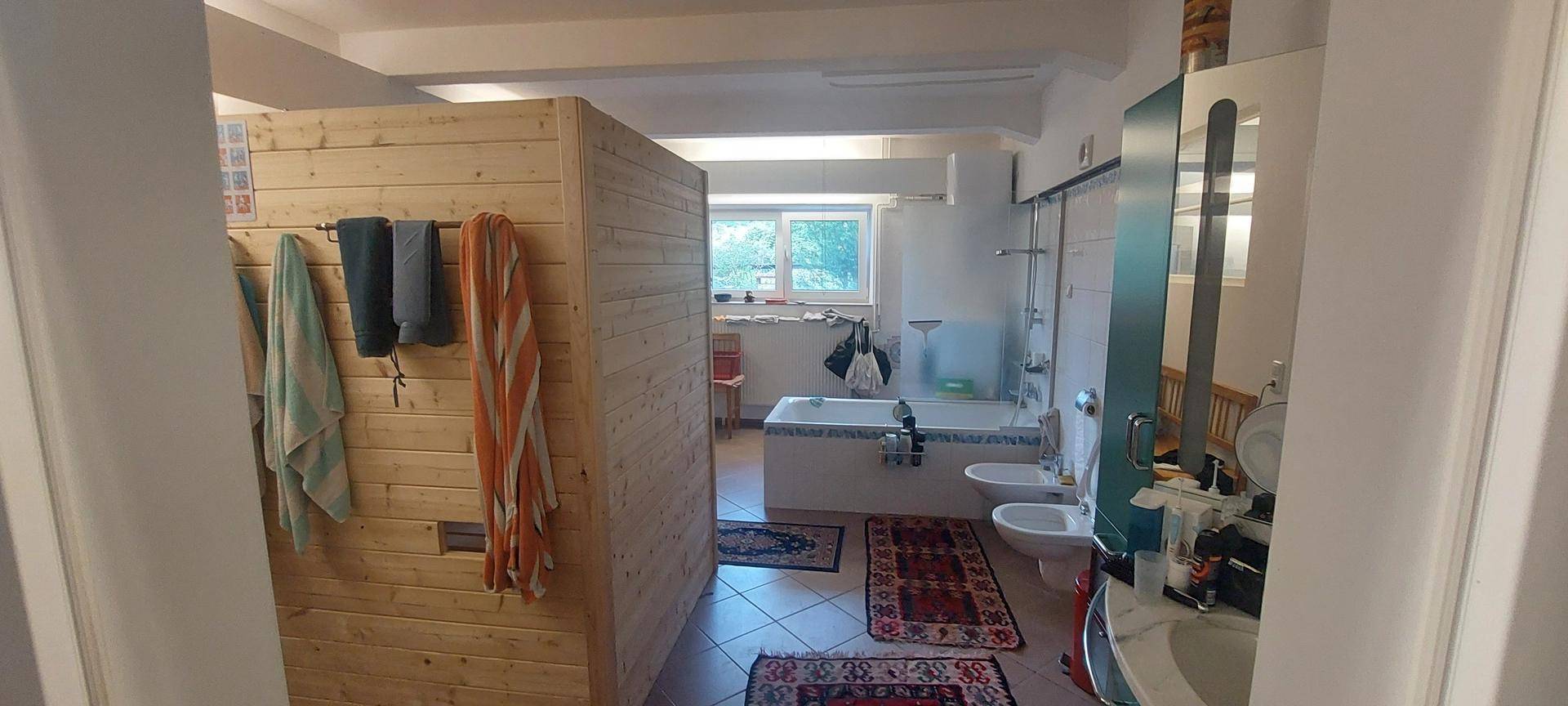 2)Geschäftdslokal