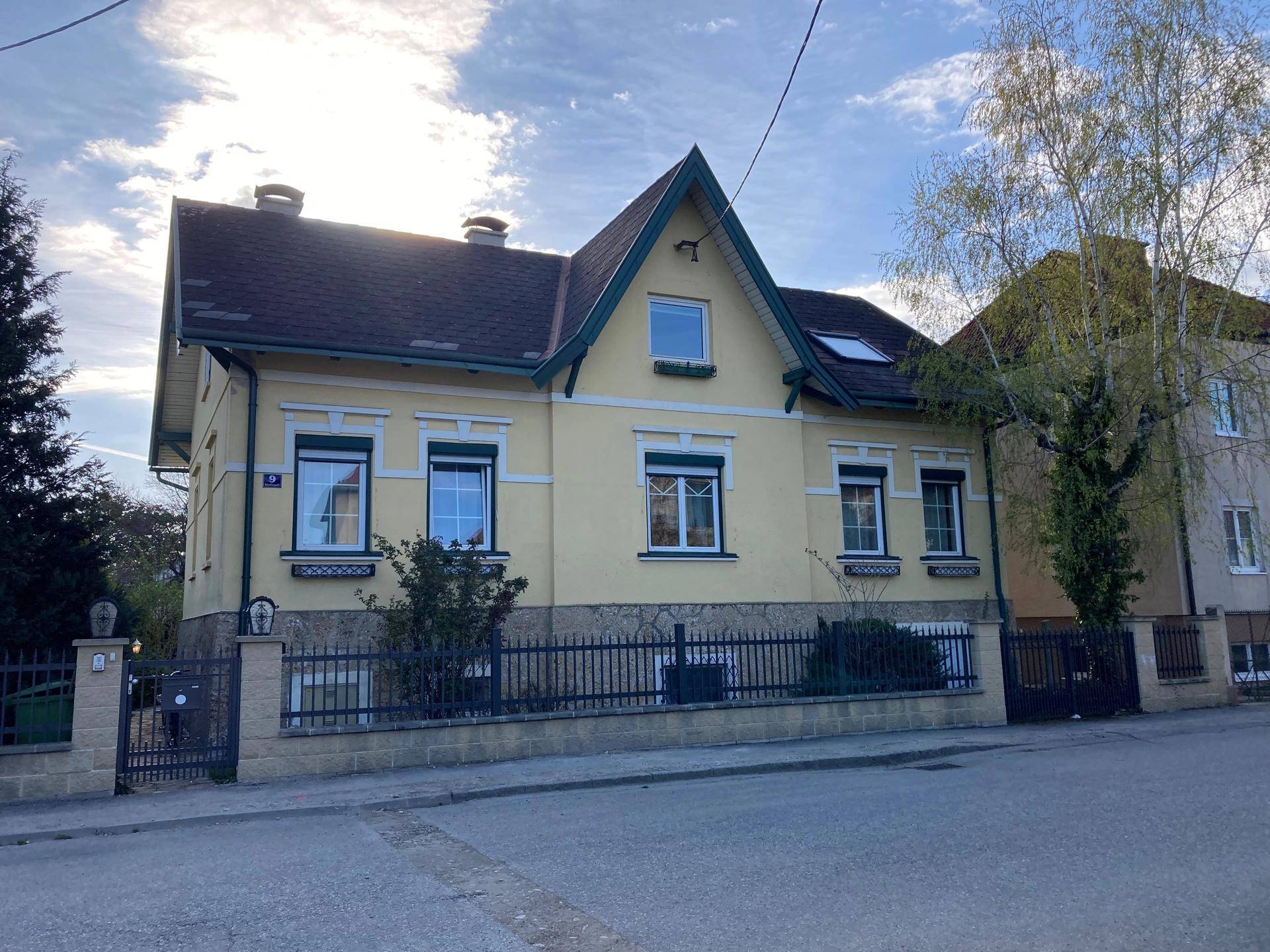 Charmantes Familienhaus mit großem Garten in Neunkirchen (Provisionsfrei) – pohled 5