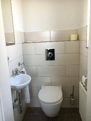 1. Wohneinheit - WC.jpg