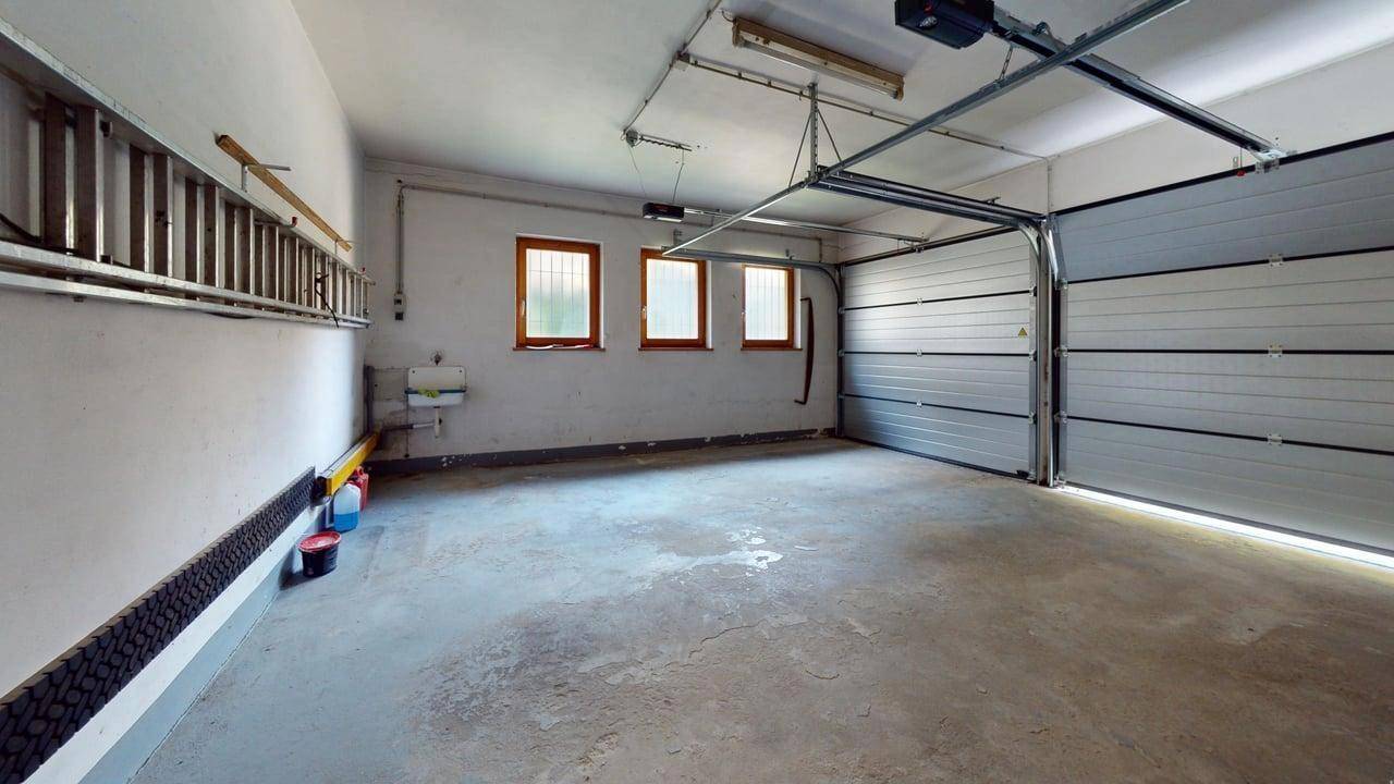 Garage.jpg