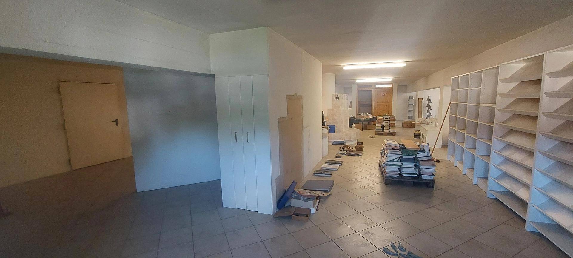 4)Lager- Geschäfts- oder Bürofläche 1.OG