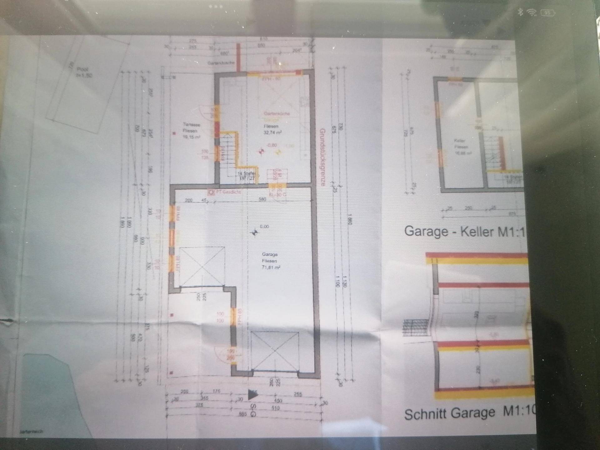 Detaillierter Grundrissplan der Garage und der angrenzenden Kellerräume.
