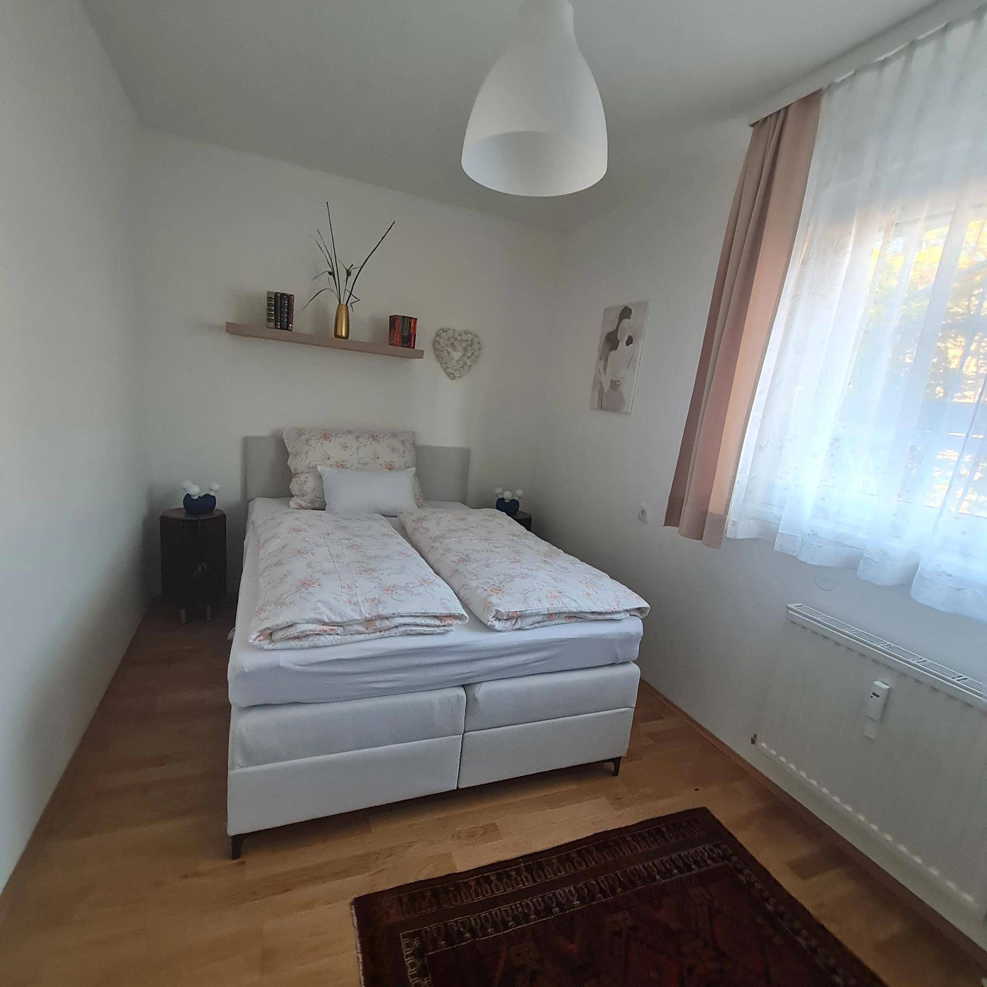 2. Schlafzimmer