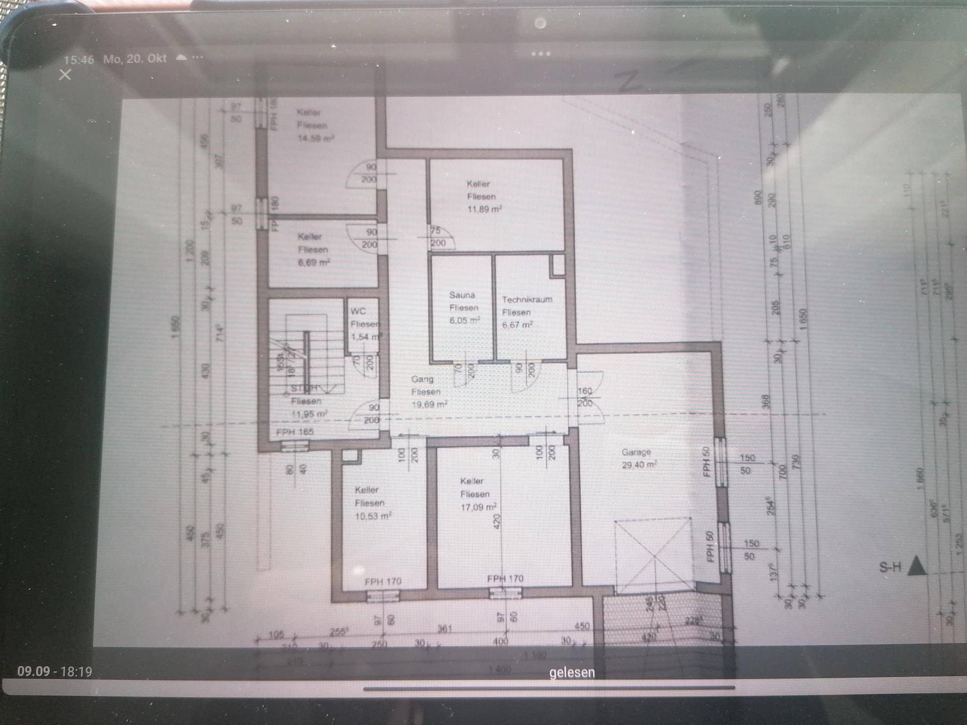 Grundrissplan des Untergeschosses mit Garage, Sauna und mehreren Kellerräumen.