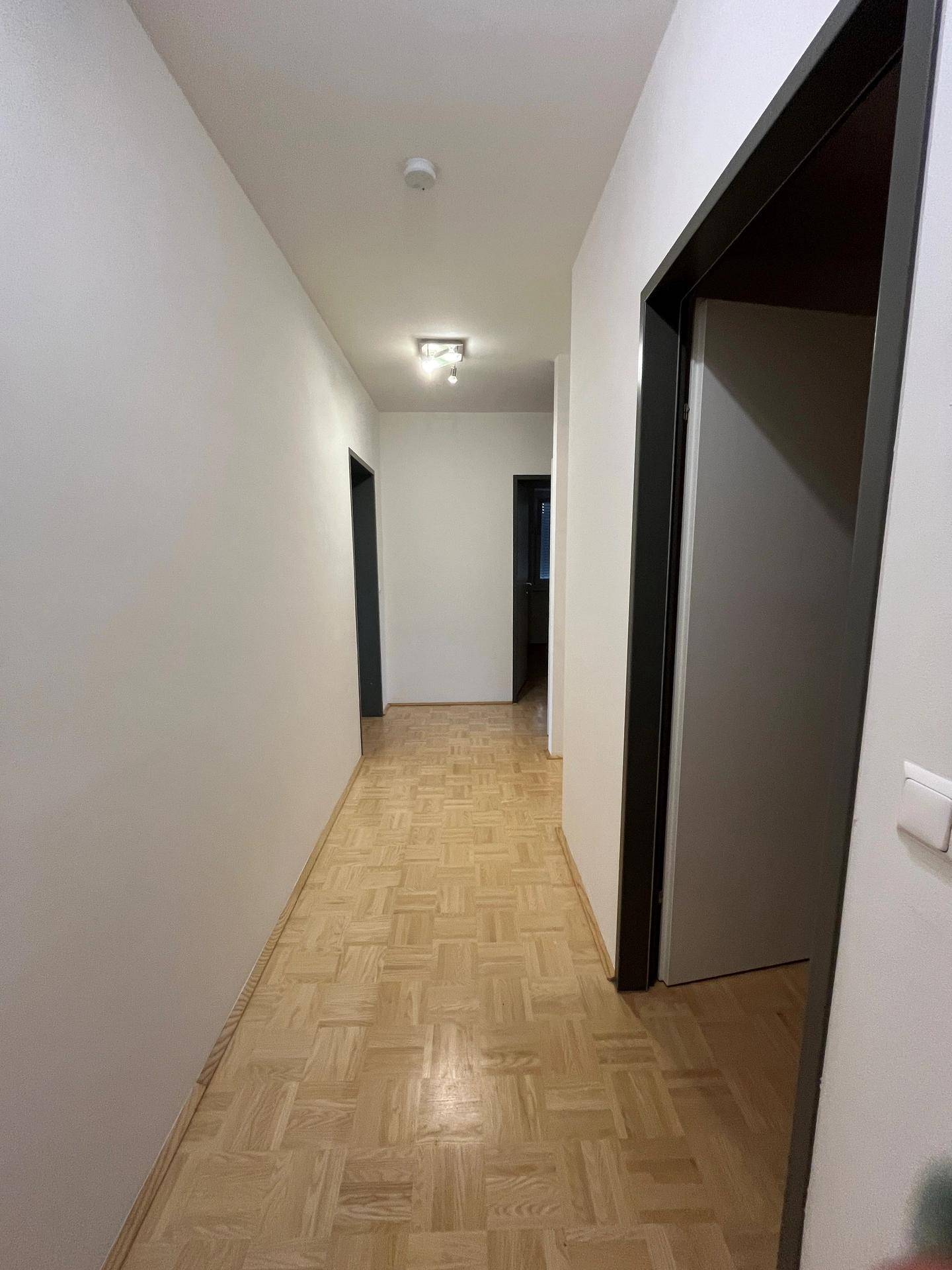 Top 3 Vorraum Bild 1.jpg