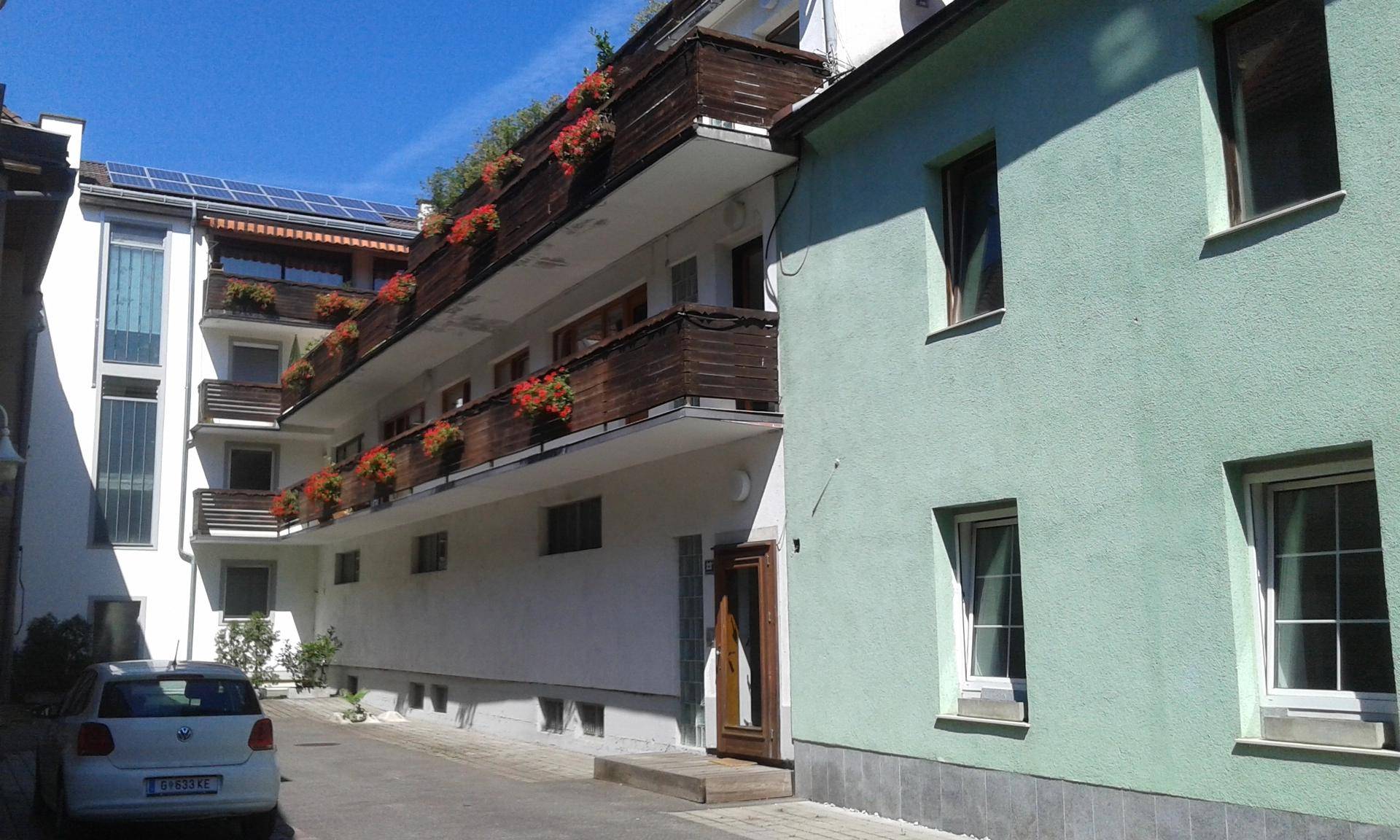 Hof_Bruck.jpg
