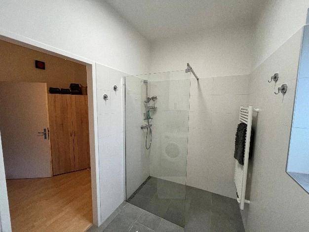 1. Wohneinheit - Bad3.jpg
