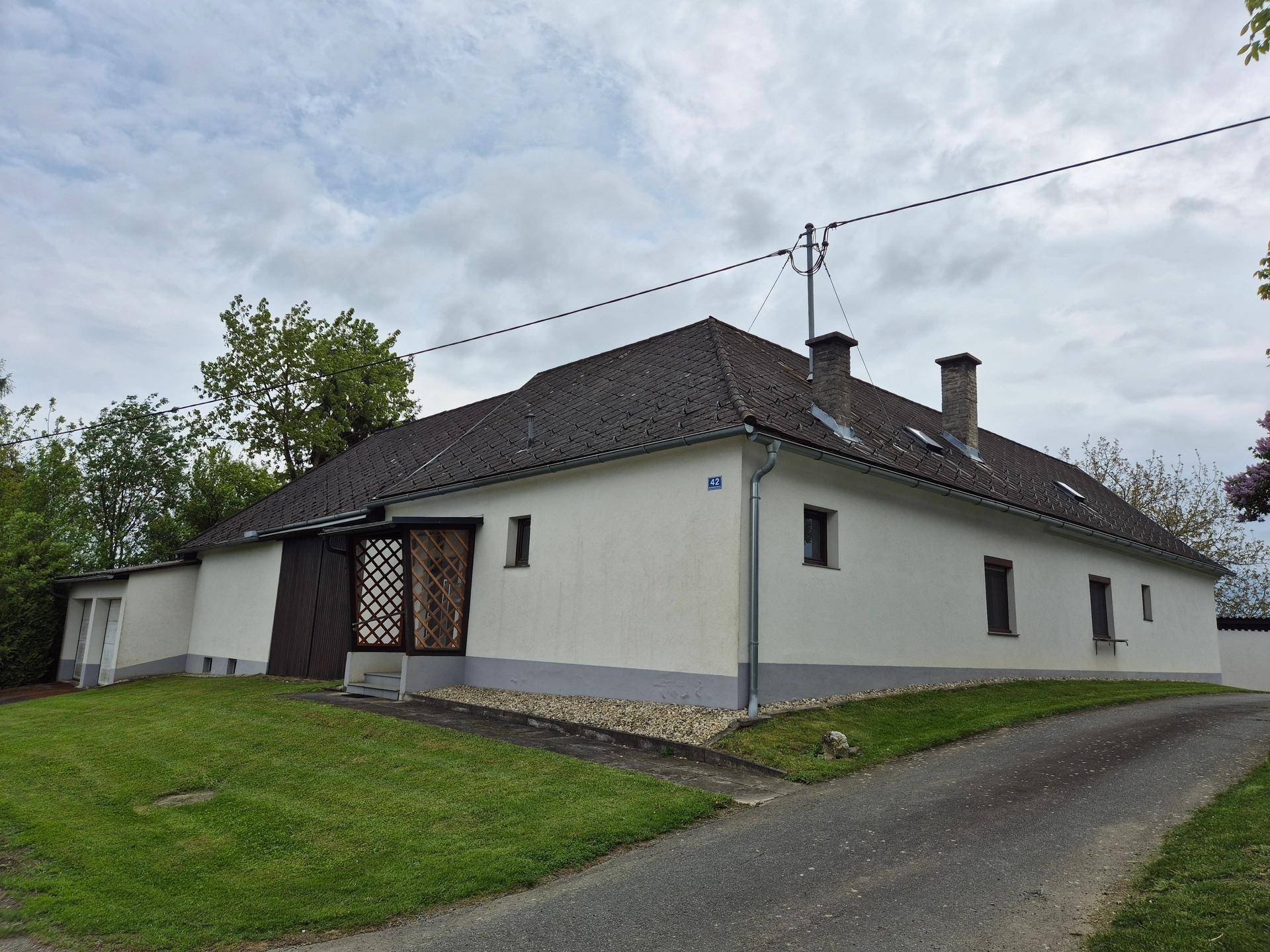 Außenansicht - Straßenseite