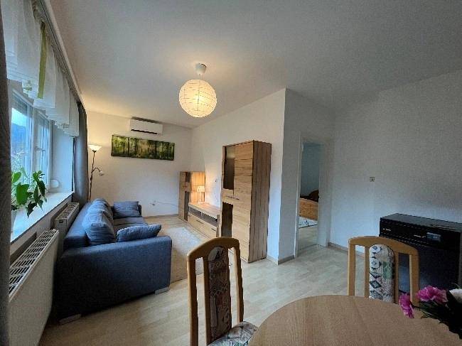 1. Wohneinheit - Wohnzimmer3.jpg