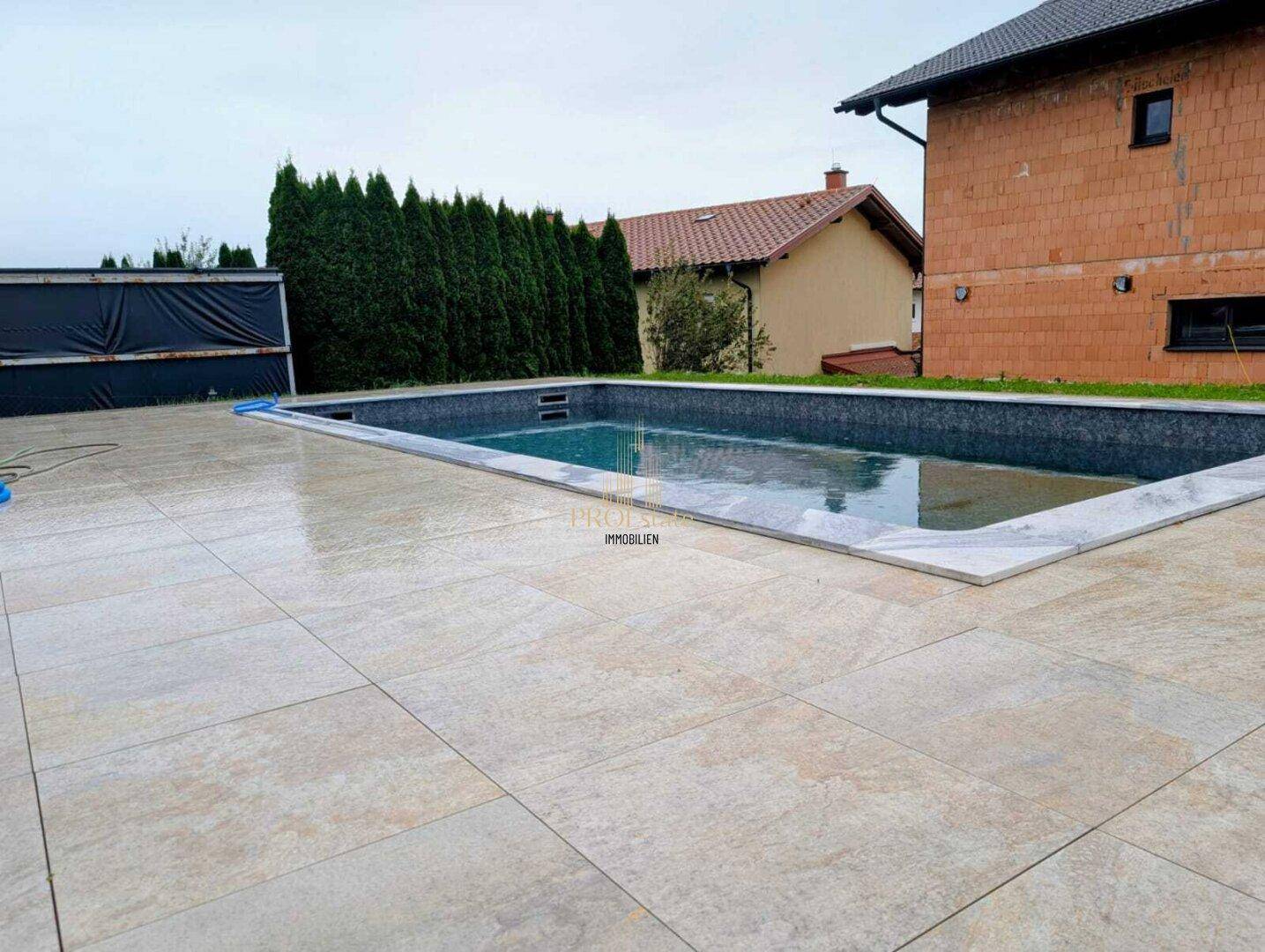 Neuwertiger Bungalow in Peuerbach: 4 Zimmer, Pool, Terrasse – Ihr Traumhaus wartet! - Ansicht 2