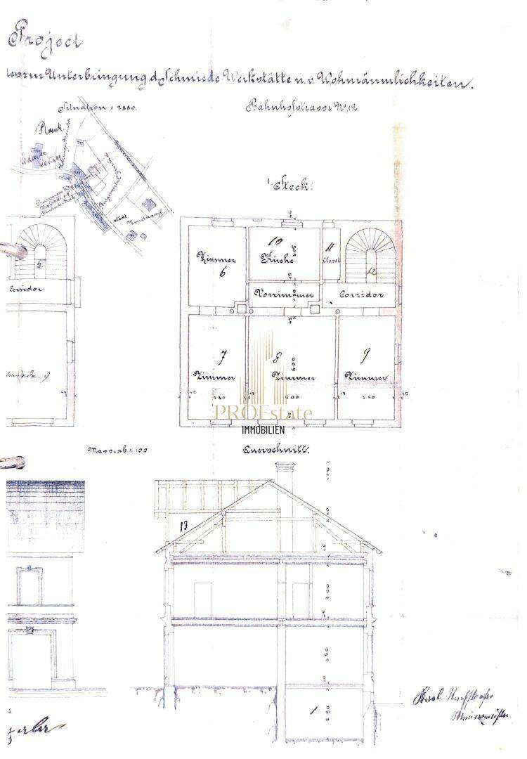 Historischer Grundriss und Schnittzeichnung eines Gebäudes mit handschriftlichen Notizen und Details.