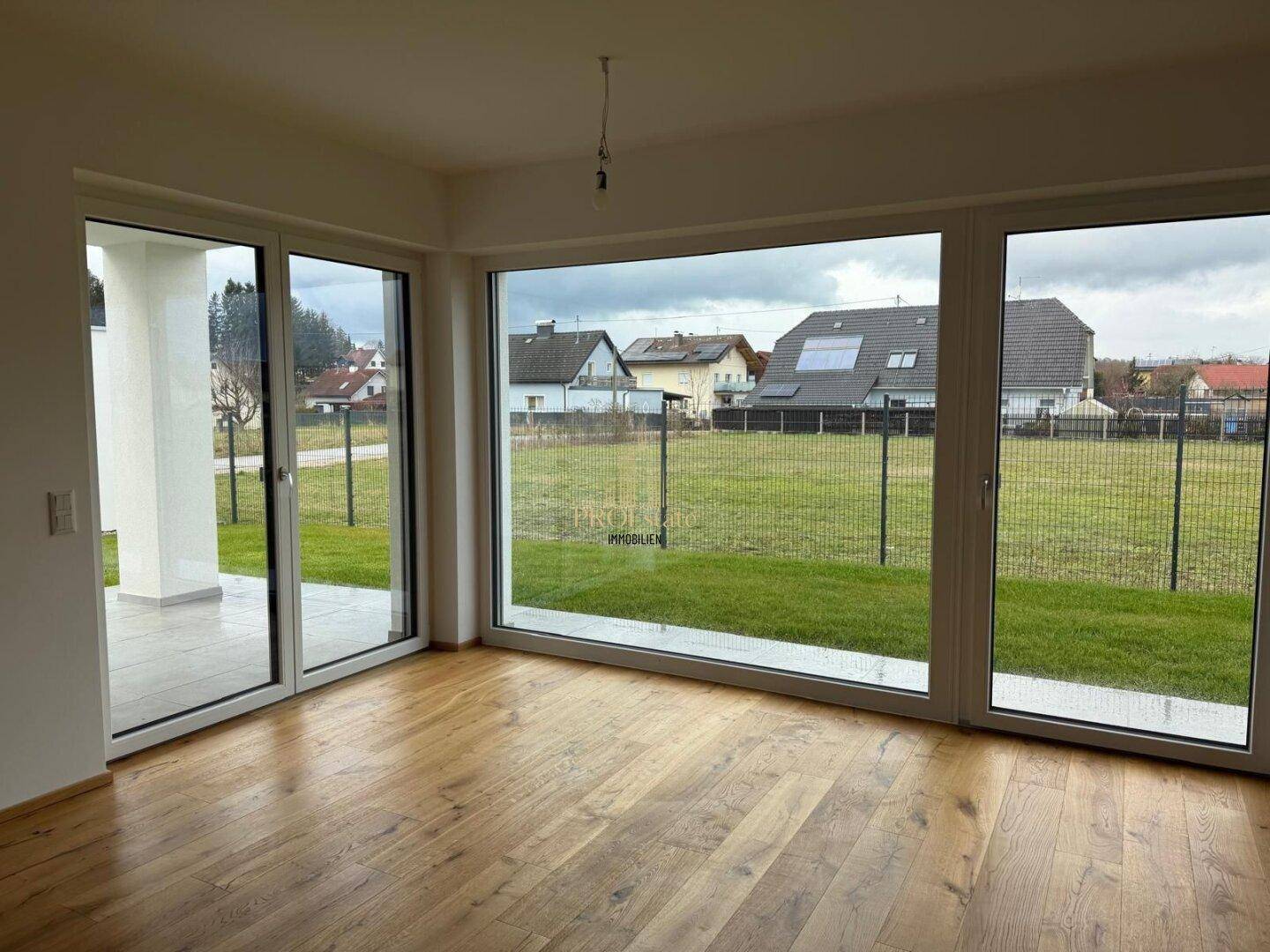 Einladende Doppelhaushälfte mit Garten, Doppelgarage und Terrasse in Stadl-Paura – Ihr Erstbezug! - Ansicht 3