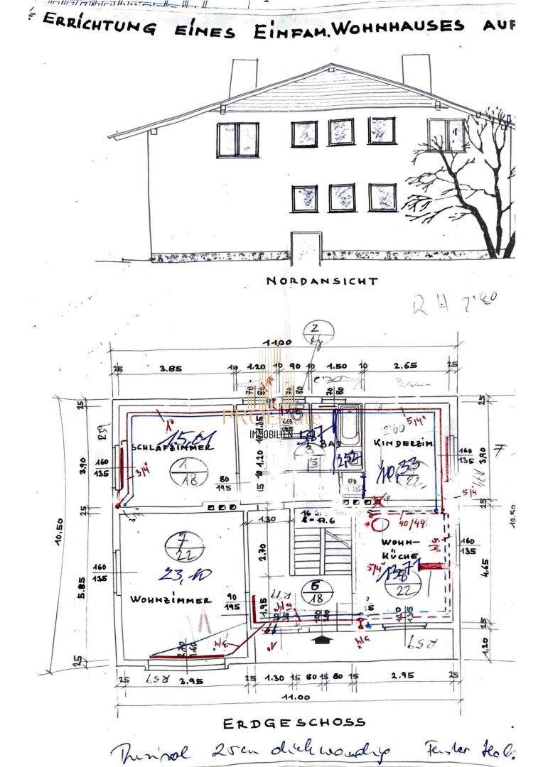 Grundriss des Erdgeschosses mit Schlafzimmer, Wohnzimmer und Küche, ergänzt durch Nordansicht.