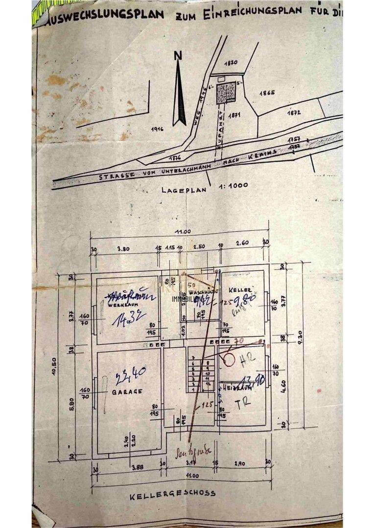Grundriss des Kellergeschosses mit Garage und Abstellräumen, inklusive handschriftlicher Notizen.