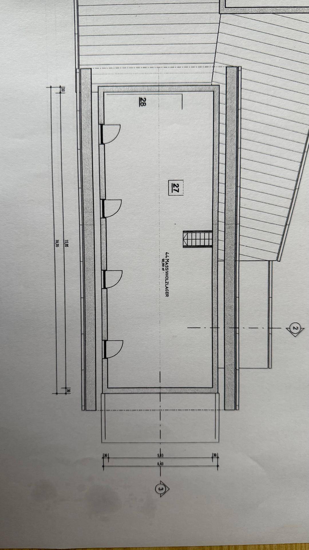 Grundriss des Obergeschosses mit einem großen offenen Bereich und Treppenzugang, ideal für flexible Nutzung.